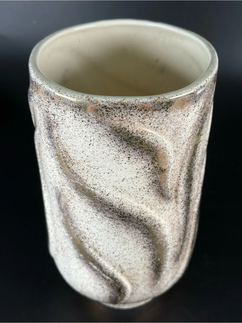 Vintage Signed MCM Yona Lippin Cream and Gold Speckled Vase